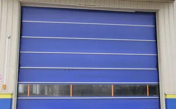 呼图壁快速卷帘门雷达感应vs地磁感应？2025年灵敏度对比+选购指南