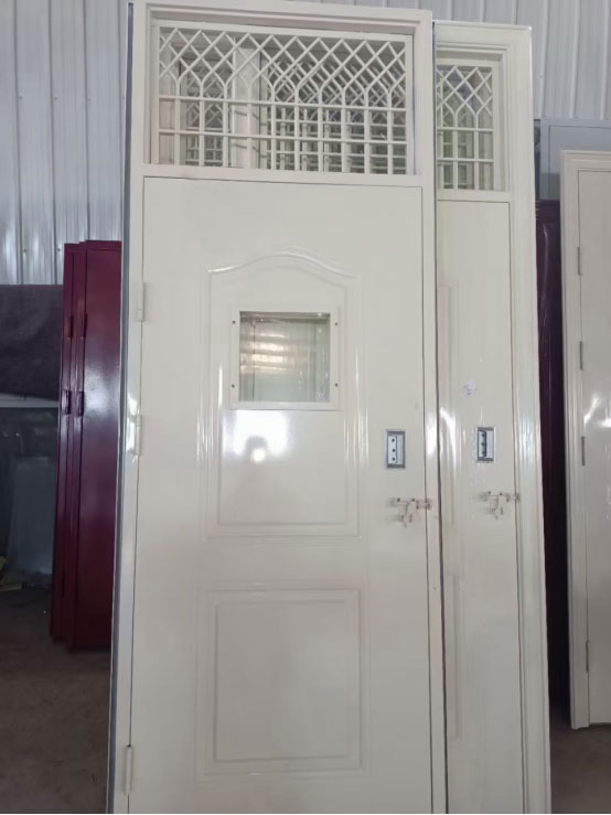 呼图壁学校教室门