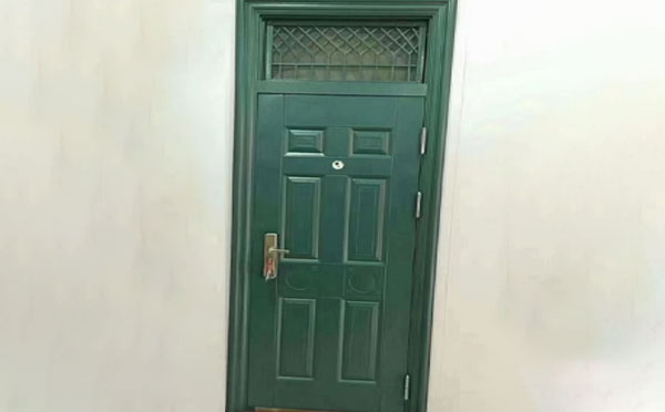 呼图壁学校教室门