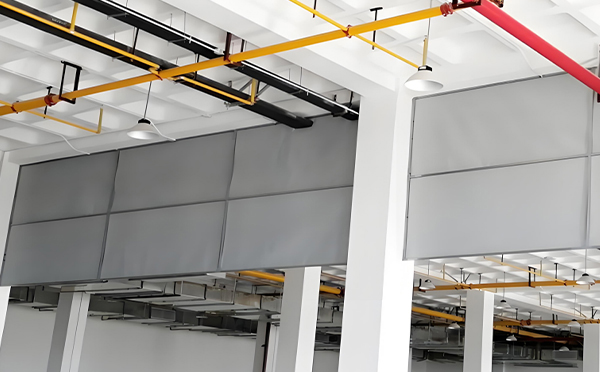 商场防烟分区常闭节点：呼图壁挡烟垂壁高度与控制器接线图解